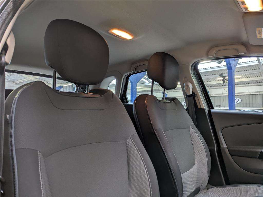 <p>2014 RENAULT CAPTURD-QUE M-NAV ENERGY</p>