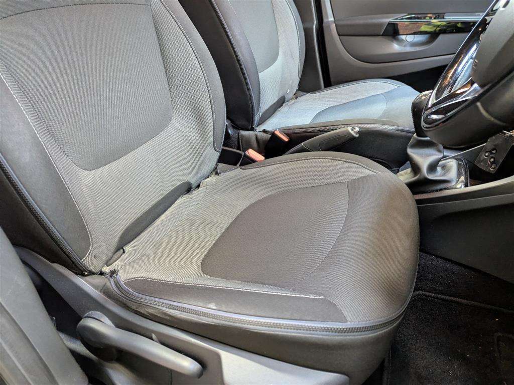 <p>2014 RENAULT CAPTURD-QUE M-NAV ENERGY</p>