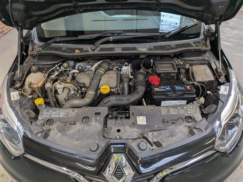 <p>2014 RENAULT CAPTURD-QUE M-NAV ENERGY</p>