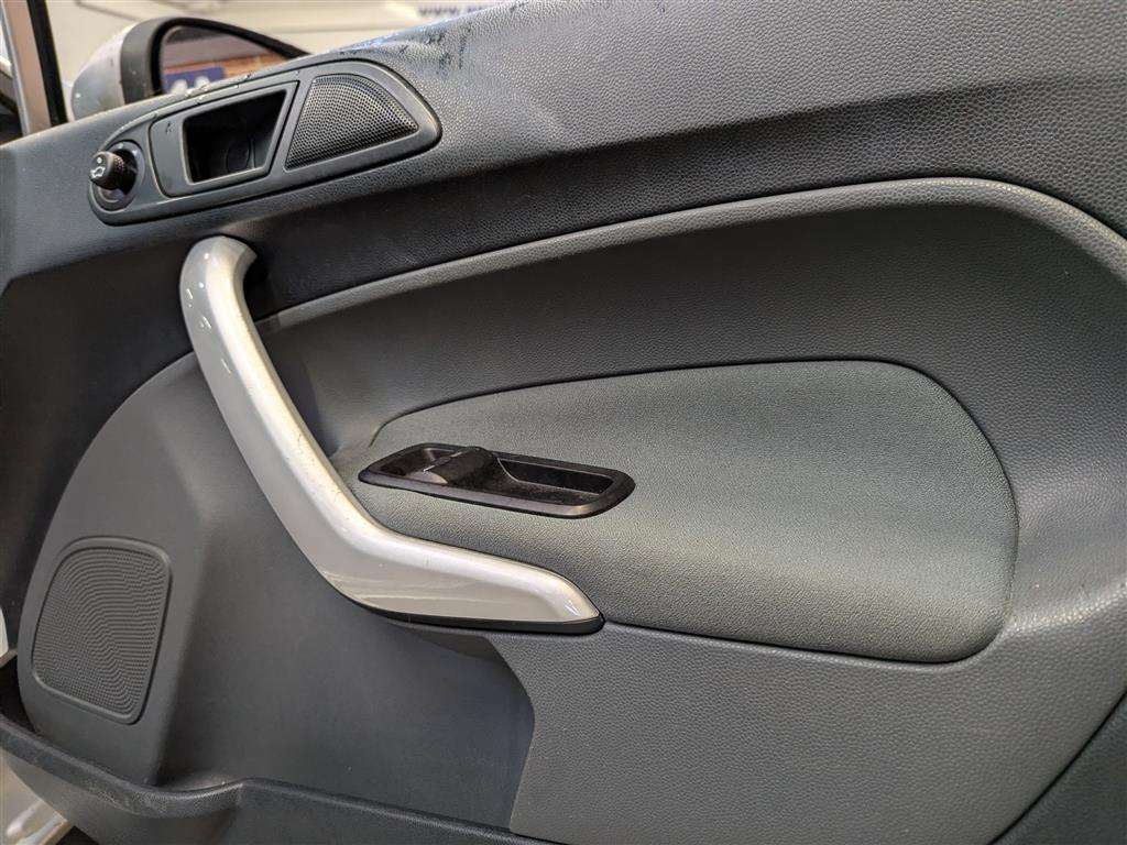 <p>2011 FORD FIESTA ZETEC</p>