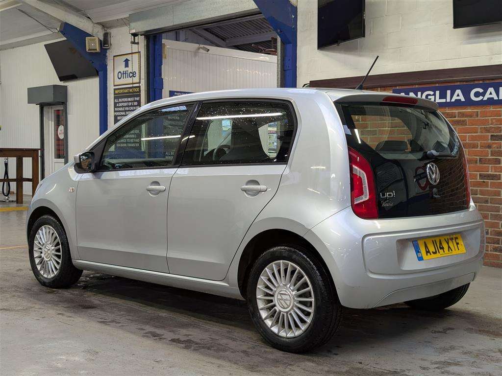 <p>2014 VOLKSWAGEN HIGH UP AUTO</p>