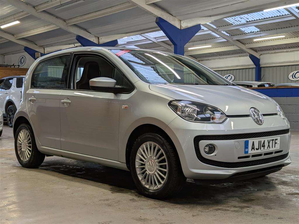 <p>2014 VOLKSWAGEN HIGH UP AUTO</p>