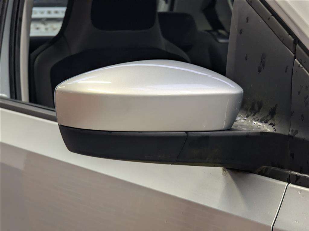 <p>2014 VOLKSWAGEN HIGH UP AUTO</p>