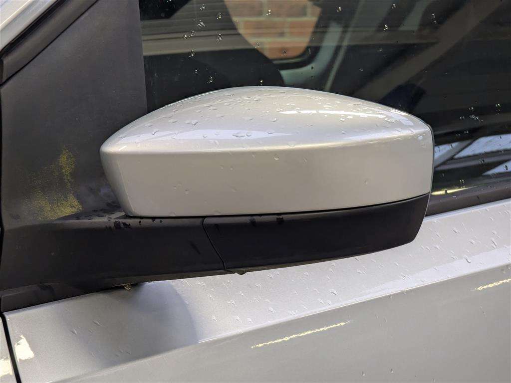 <p>2014 VOLKSWAGEN HIGH UP AUTO</p>