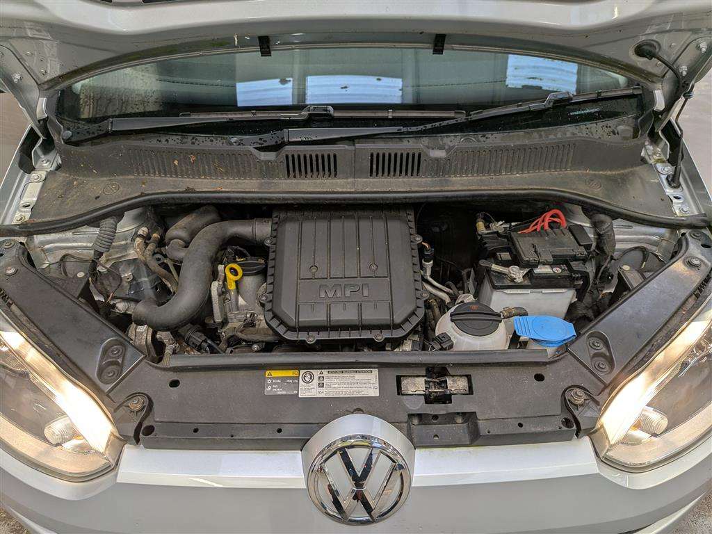 <p>2014 VOLKSWAGEN HIGH UP AUTO</p>