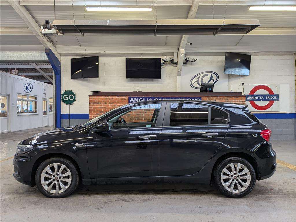<p>2016 FIAT TIPO EASY + MULITJET</p>