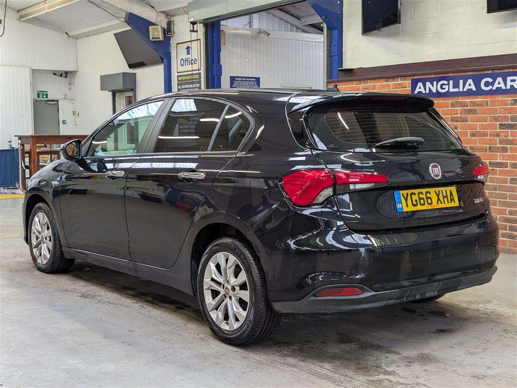 <p>2016 FIAT TIPO EASY + MULITJET</p>