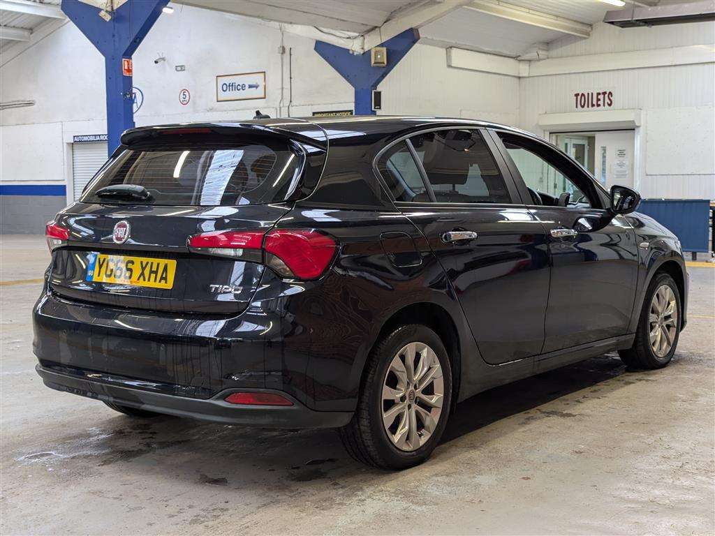 <p>2016 FIAT TIPO EASY + MULITJET</p>