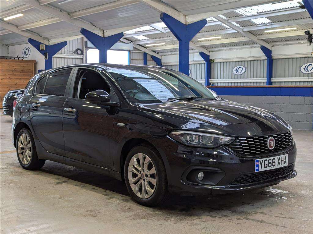 <p>2016 FIAT TIPO EASY + MULITJET</p>