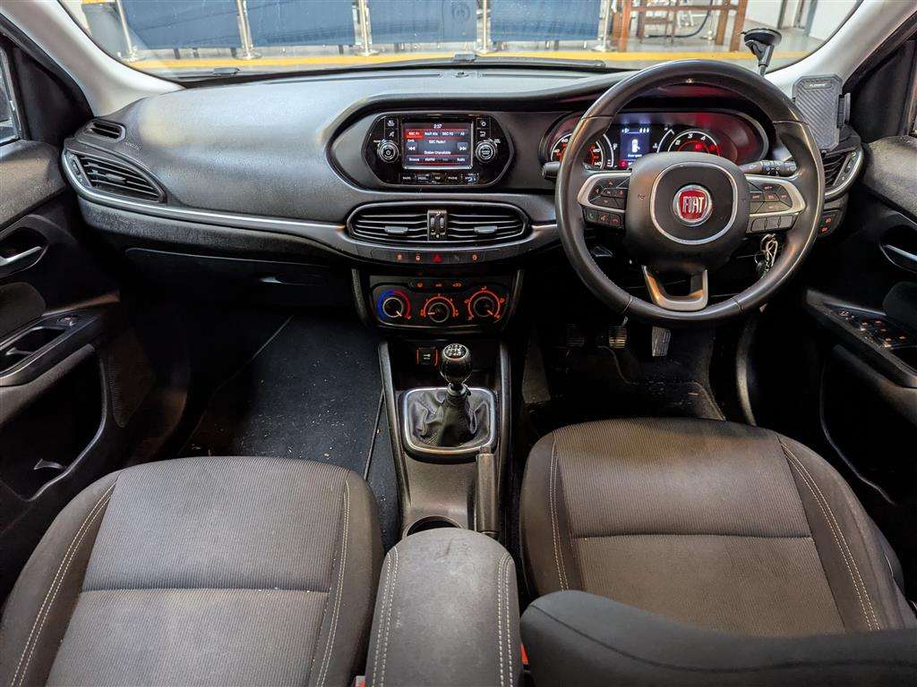 <p>2016 FIAT TIPO EASY + MULITJET</p>