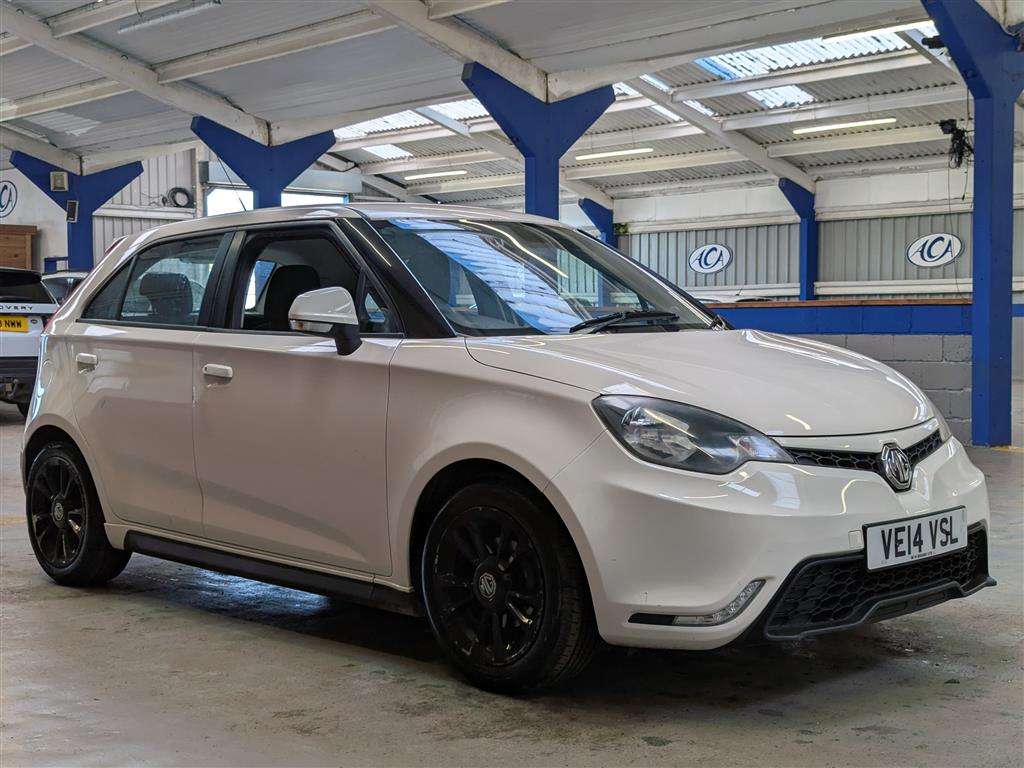 <p>2014 MG 3 STYLE VTI-TECH</p>