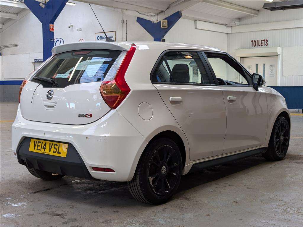 <p>2014 MG 3 STYLE VTI-TECH</p>