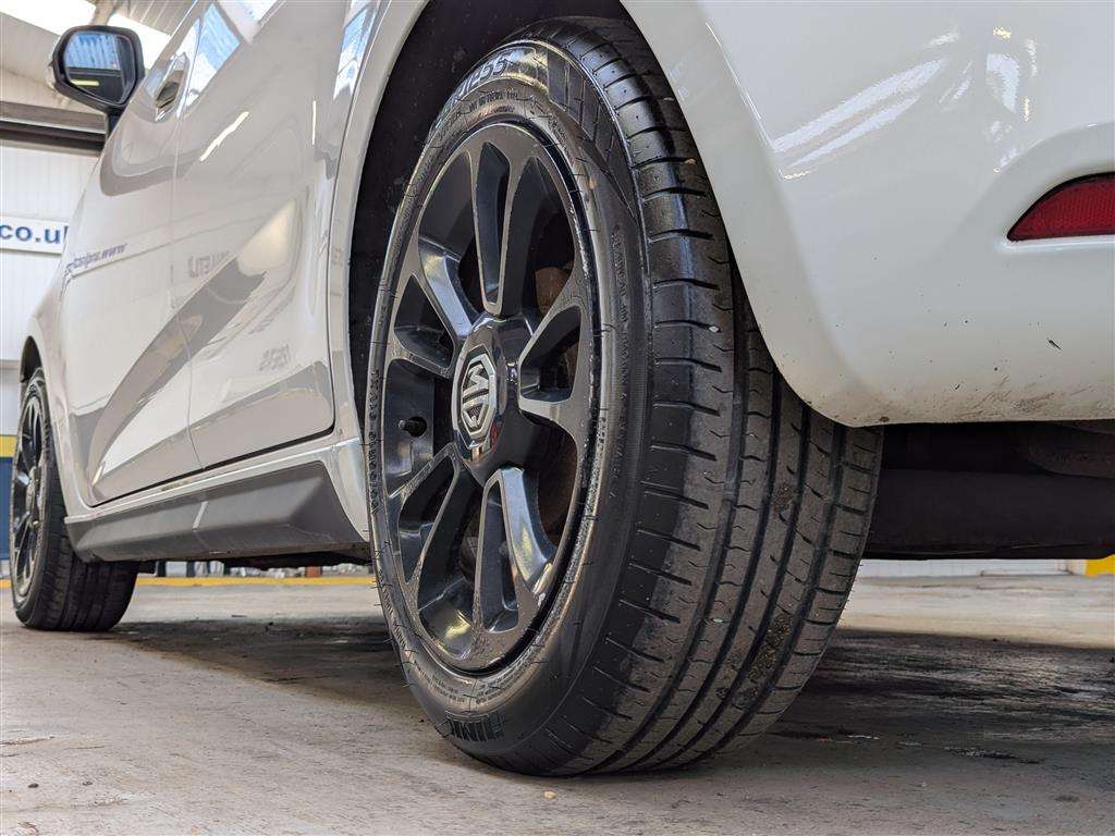 <p>2014 MG 3 STYLE VTI-TECH</p>