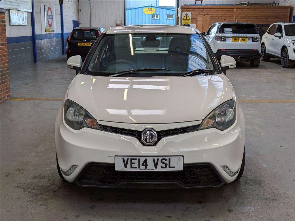 <p>2014 MG 3 STYLE VTI-TECH</p>