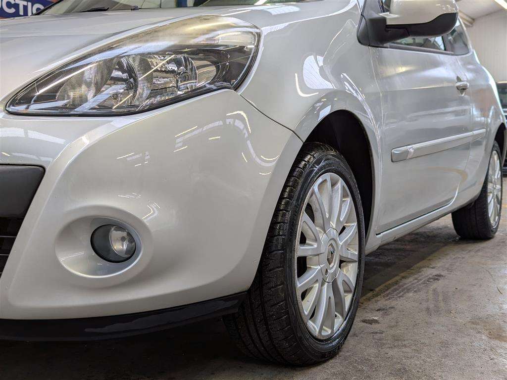 <p>2010 RENAULT CLIO DYNAMIQUE TCE</p>