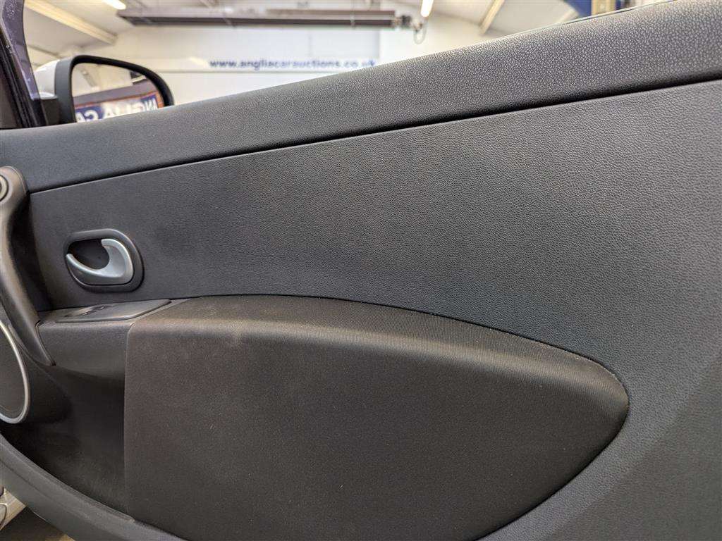 <p>2010 RENAULT CLIO DYNAMIQUE TCE</p>