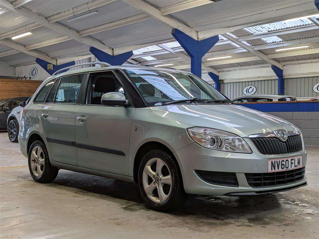 <p>2010 SKODA FABIA SE TSI S-A</p>