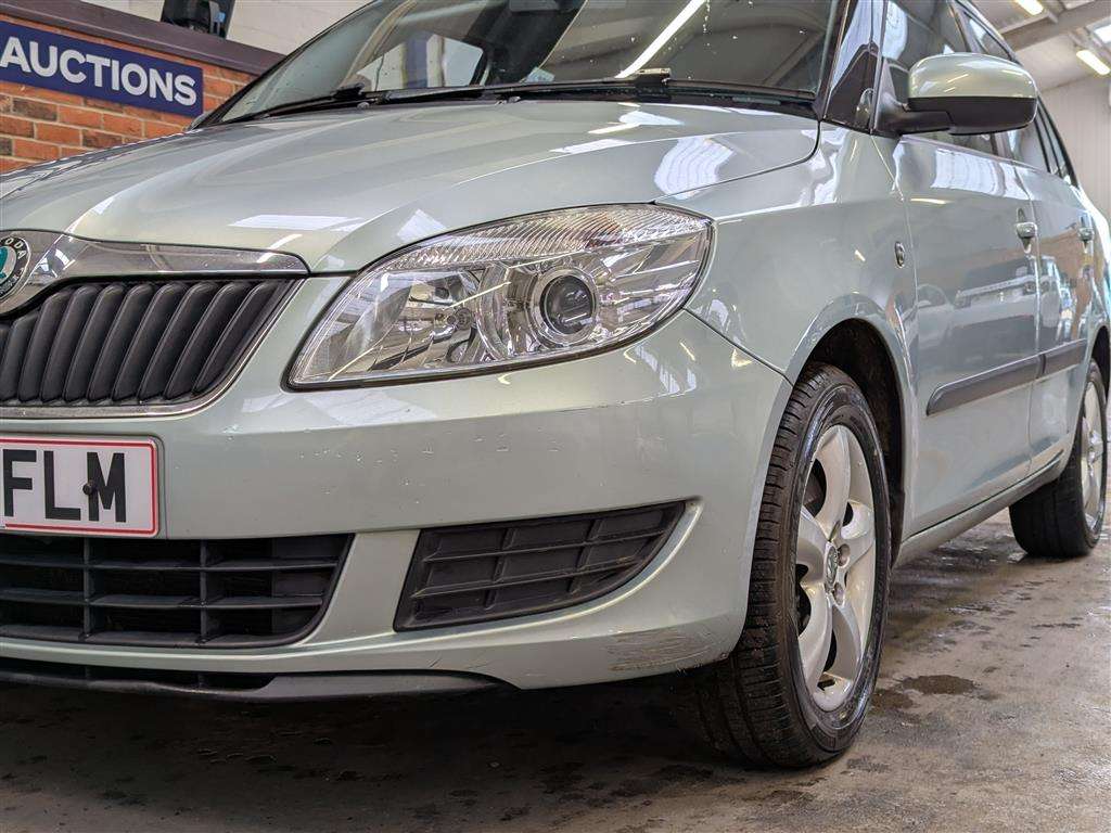 <p>2010 SKODA FABIA SE TSI S-A</p>