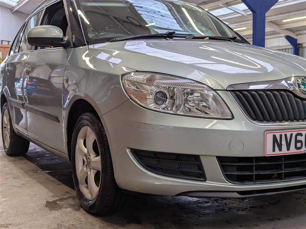 <p>2010 SKODA FABIA SE TSI S-A</p>