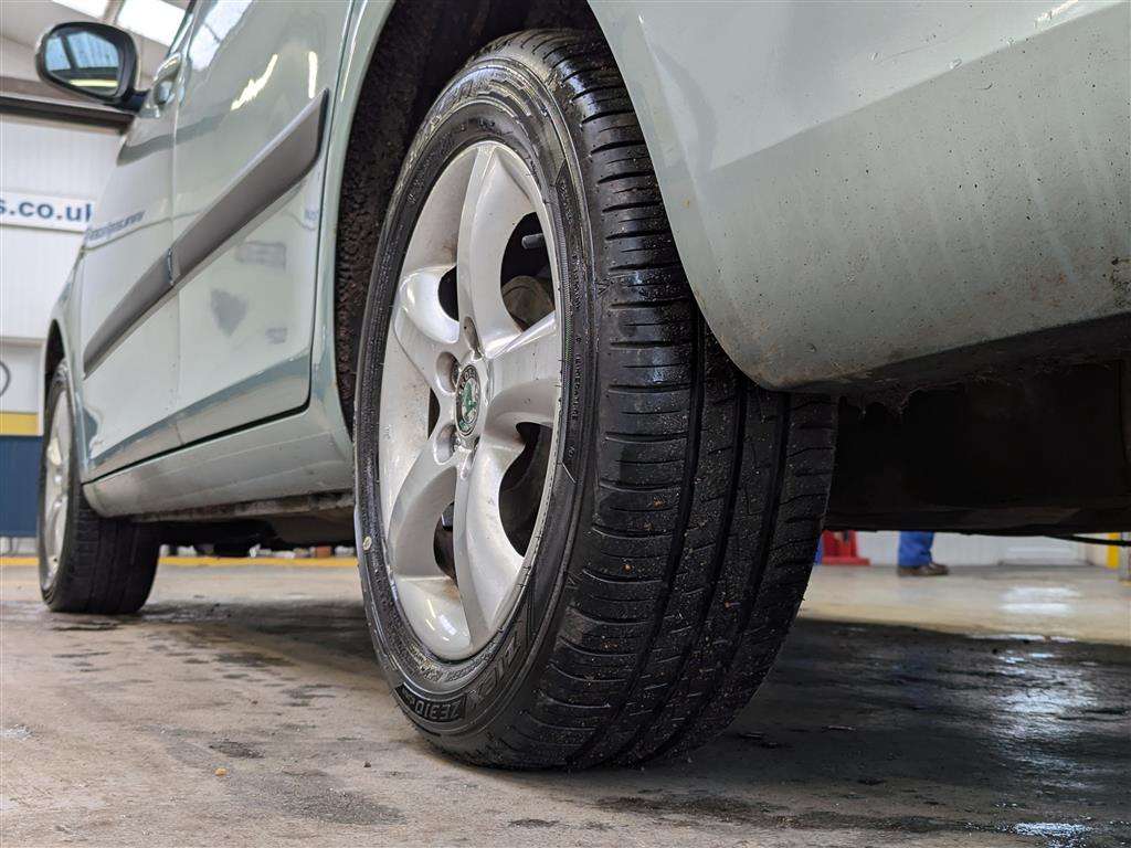 <p>2010 SKODA FABIA SE TSI S-A</p>