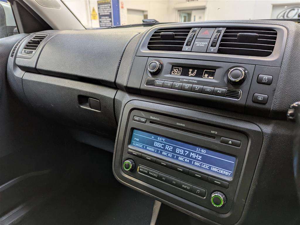 <p>2010 SKODA FABIA SE TSI S-A</p>