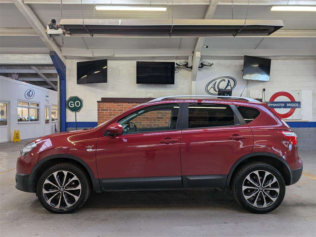<p>2012 NISSAN QASHQAI N-TEC + DCI</p>