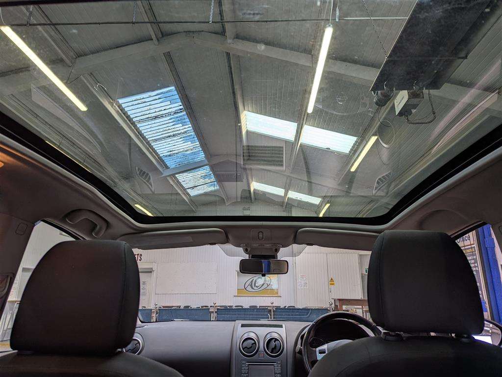 <p>2012 NISSAN QASHQAI N-TEC + DCI</p>