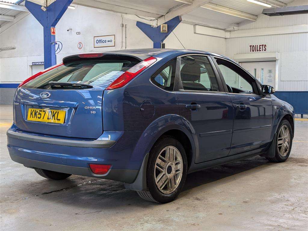 <p>2007 FORD FOCUS GHIA</p>