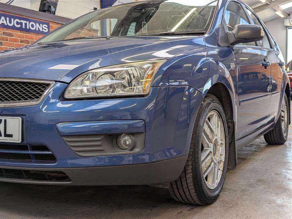 <p>2007 FORD FOCUS GHIA</p>