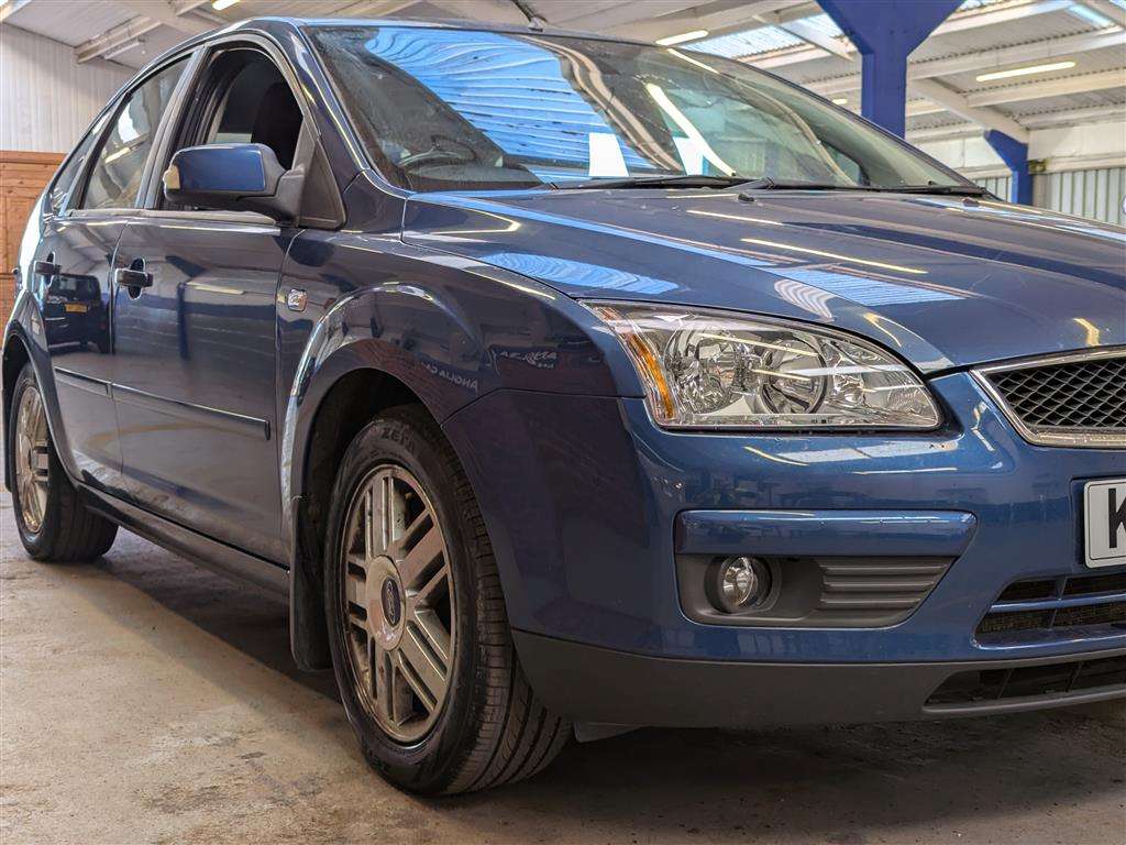 <p>2007 FORD FOCUS GHIA</p>