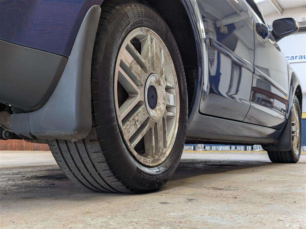 <p>2007 FORD FOCUS GHIA</p>