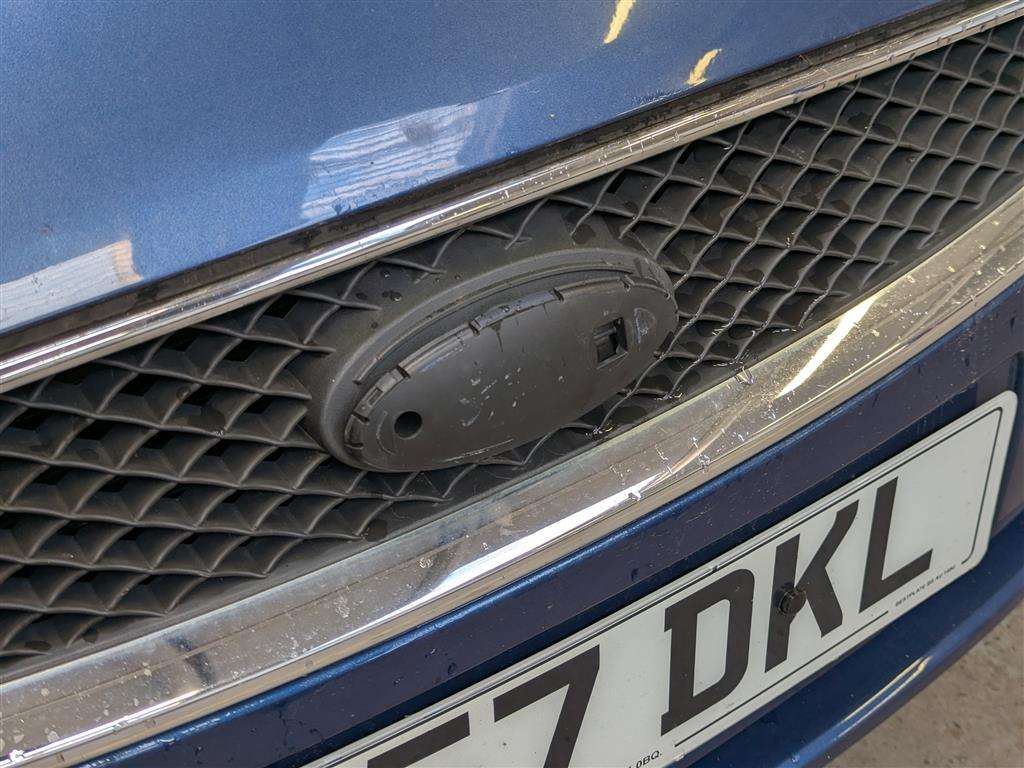 <p>2007 FORD FOCUS GHIA</p>