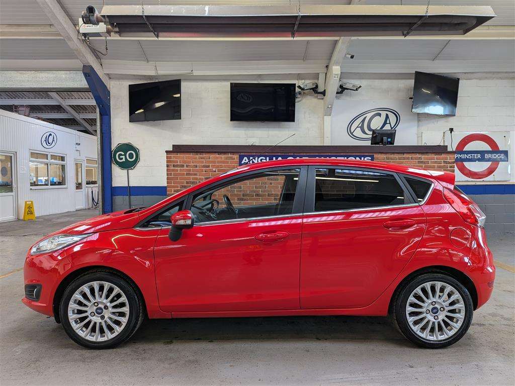 <p>2014 FORD FIESTA TITANIUM</p>