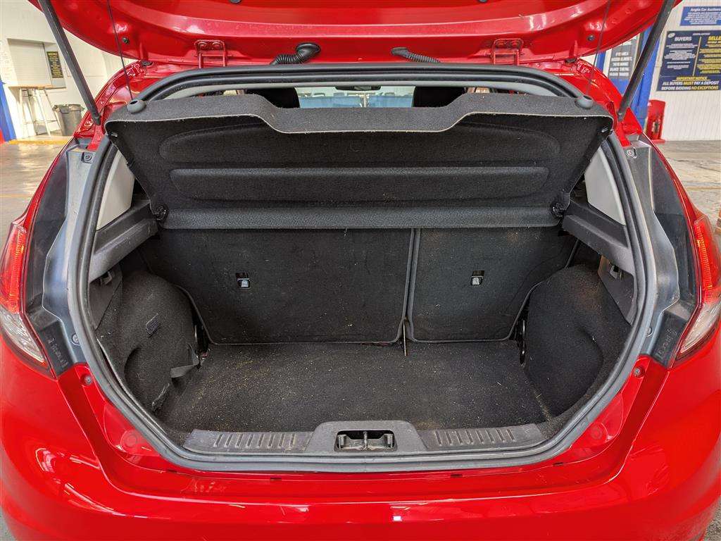 <p>2014 FORD FIESTA TITANIUM</p>