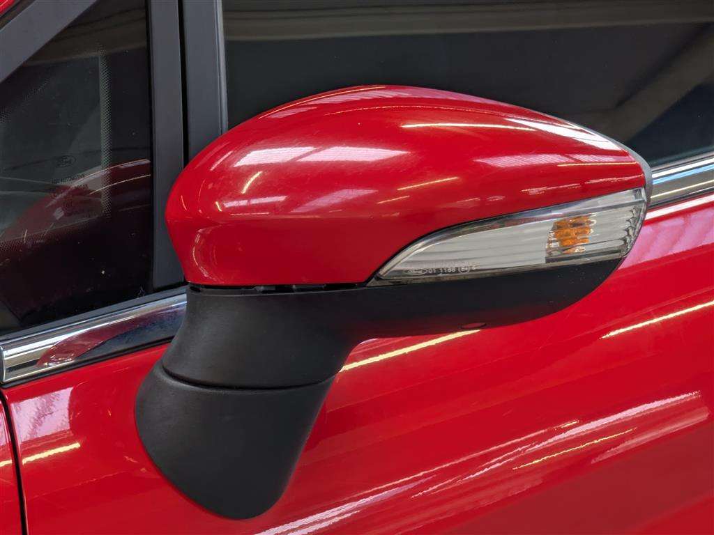 <p>2014 FORD FIESTA TITANIUM</p>