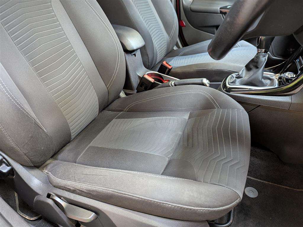 <p>2014 FORD FIESTA TITANIUM</p>