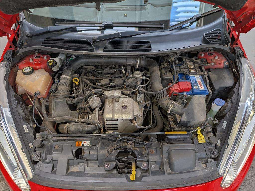 <p>2014 FORD FIESTA TITANIUM</p>