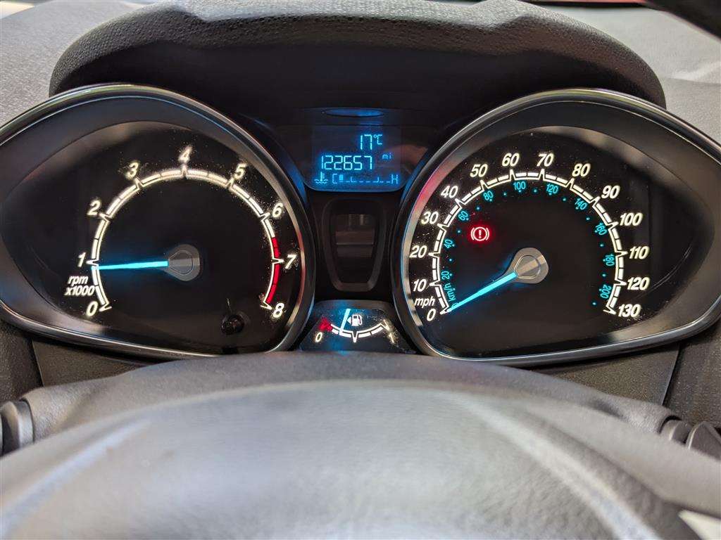 <p>2014 FORD FIESTA TITANIUM</p>