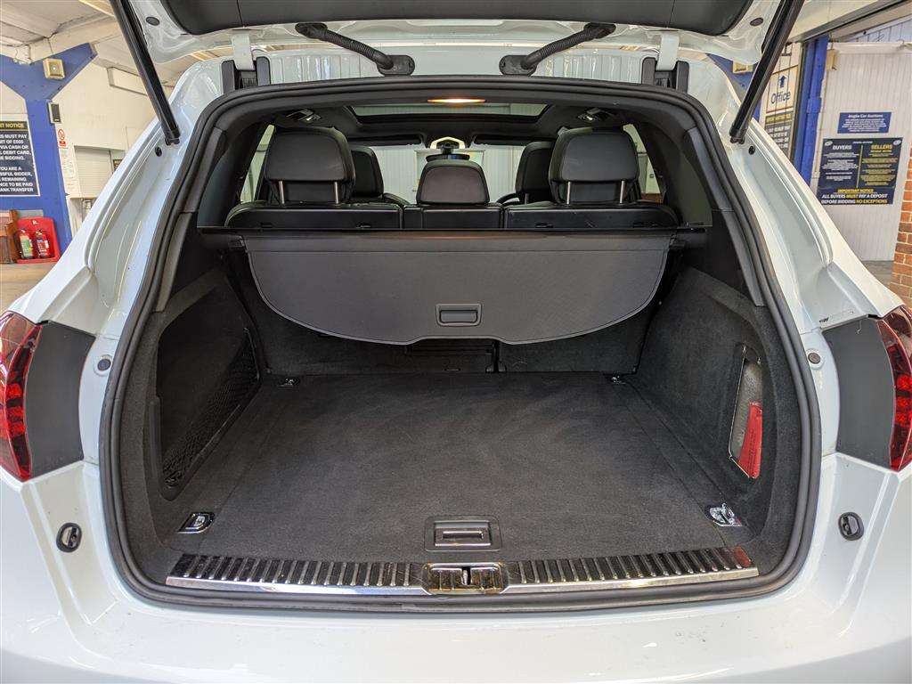 <p>2012 PORSCHE CAYENNE S HYBRID TIP S</p>