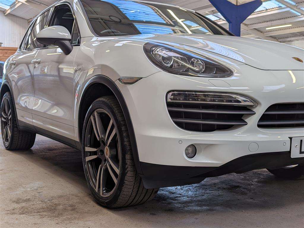 <p>2012 PORSCHE CAYENNE S HYBRID TIP S</p>