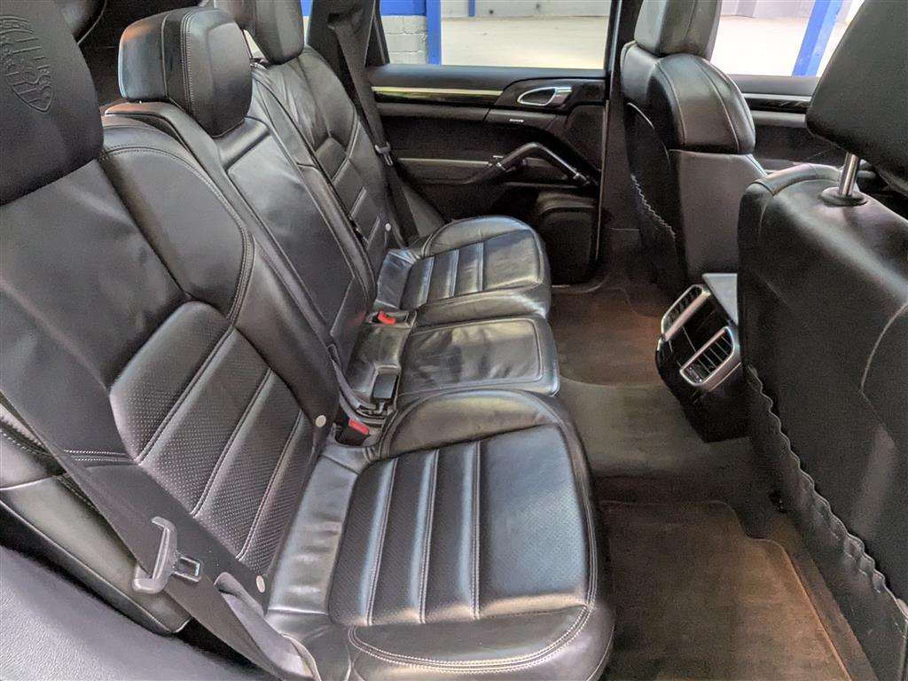 <p>2012 PORSCHE CAYENNE S HYBRID TIP S</p>