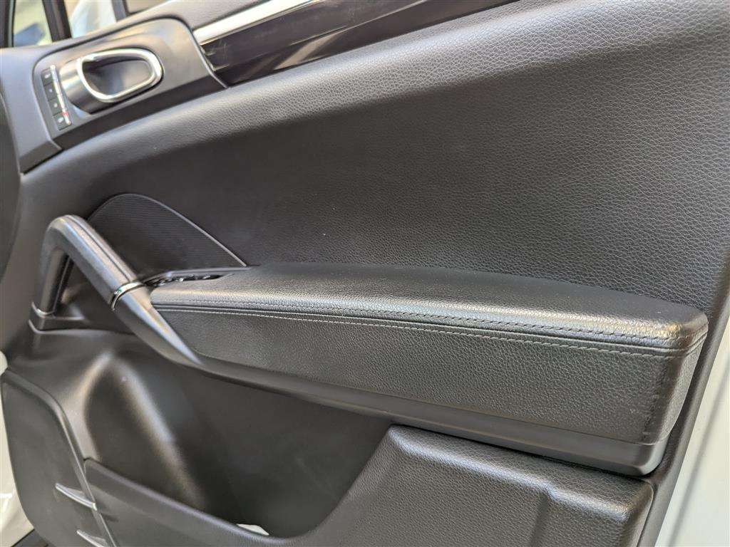 <p>2012 PORSCHE CAYENNE S HYBRID TIP S</p>