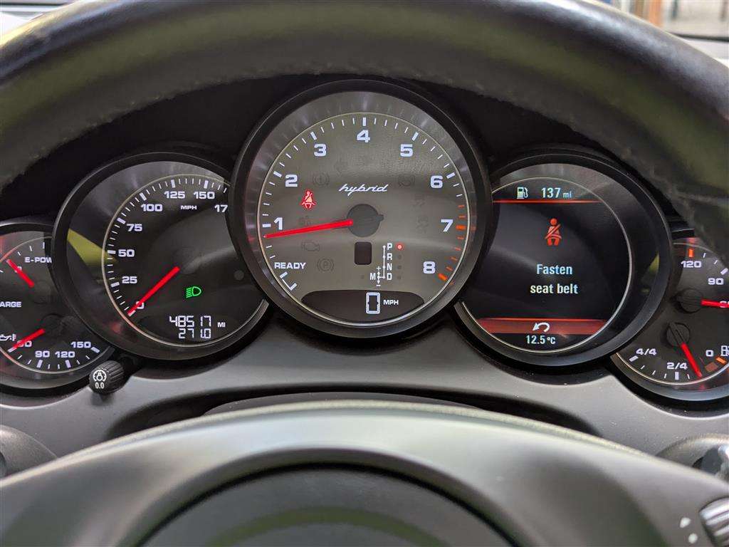 <p>2012 PORSCHE CAYENNE S HYBRID TIP S</p>