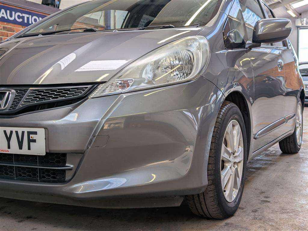 <p>2013 HONDA JAZZ I-VTEC ES CVT</p>