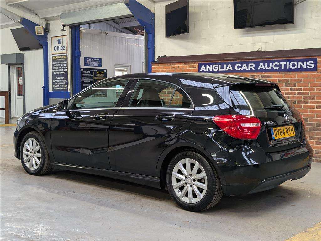 <p>2014 MERCEDES-BENZ A180 BLUEEFFICIENCY SE</p>