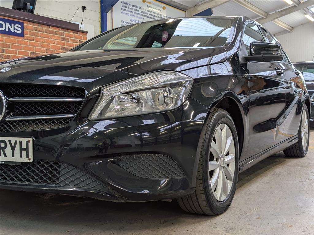 <p>2014 MERCEDES-BENZ A180 BLUEEFFICIENCY SE</p>