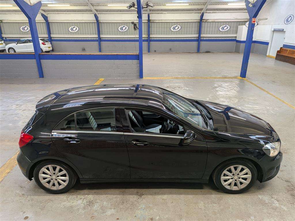 <p>2014 MERCEDES-BENZ A180 BLUEEFFICIENCY SE</p>