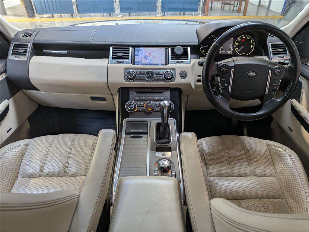 <p>2011 LAND ROVER RANGE ROVER SP HSE TDV6 A</p>