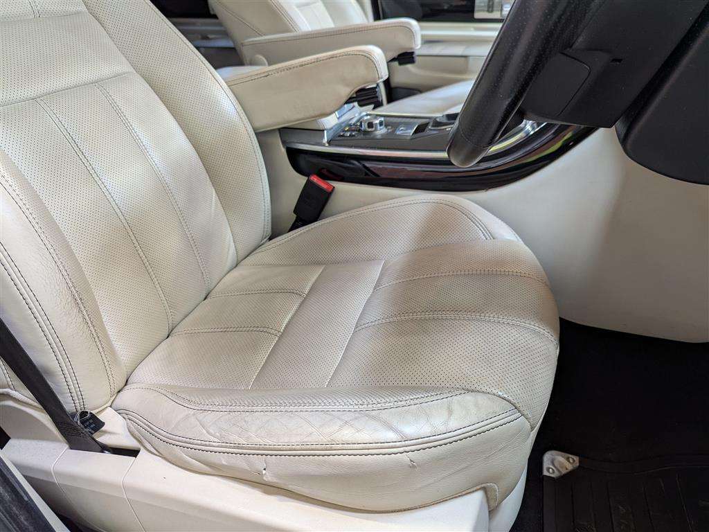 <p>2011 LAND ROVER RANGE ROVER SP HSE TDV6 A</p>