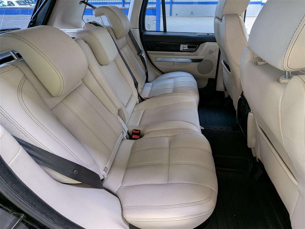 <p>2011 LAND ROVER RANGE ROVER SP HSE TDV6 A</p>